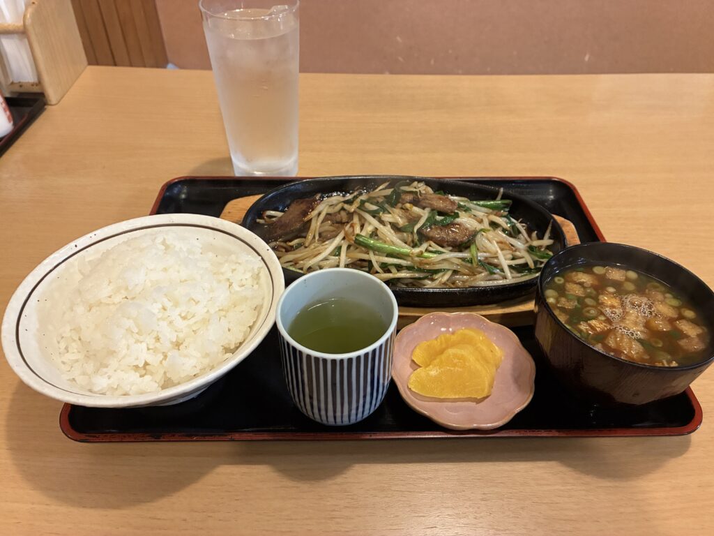 レバニラ炒め定食